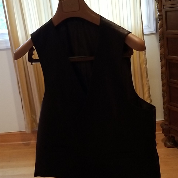 Men's Suit - Picture 2 of 8